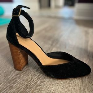 Soludos black velvet heels